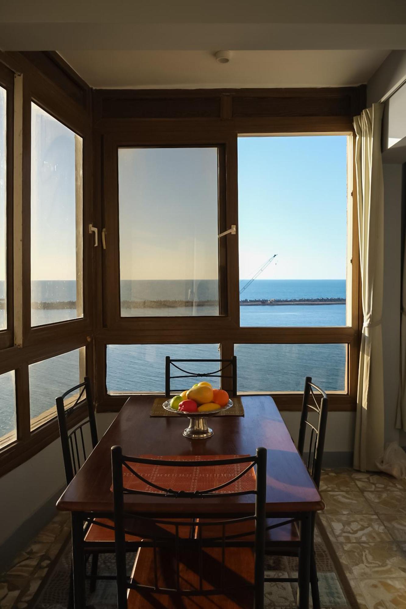 First Row Spacious Seaview Daire *