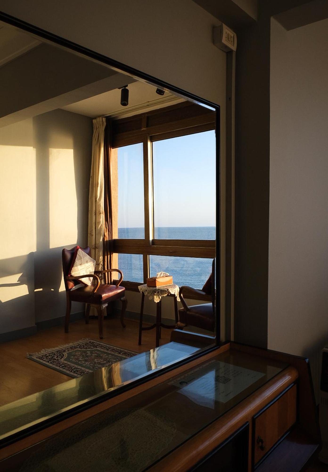 First Row Spacious Seaview Daire *